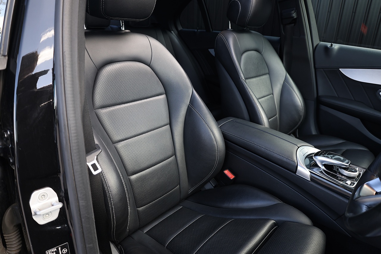 Mercedes-Benz C220d AMG Line Premium Panoramic Roof + Heated Memory Seats + Reverse Camera - Large 9