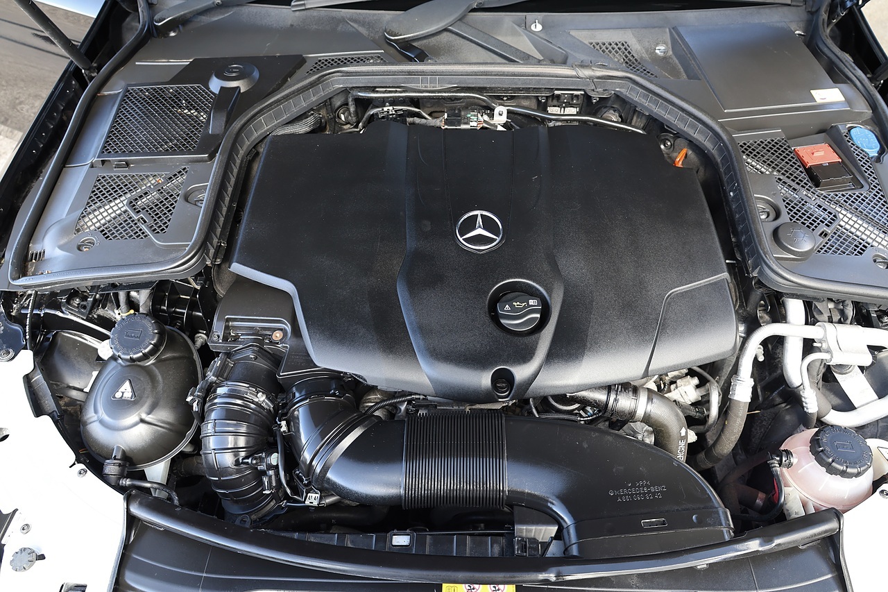 Mercedes-Benz C220d AMG Line Premium Panoramic Roof + Heated Memory Seats + Reverse Camera - Large 13