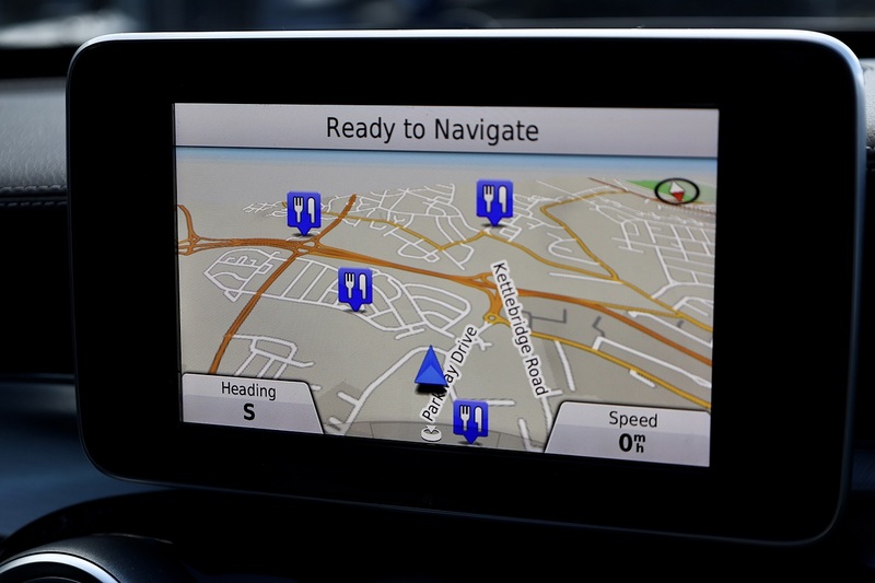 Mercedes-Benz C220d AMG Line Premium Panoramic Roof + Heated Memory Seats + Reverse Camera Image 26