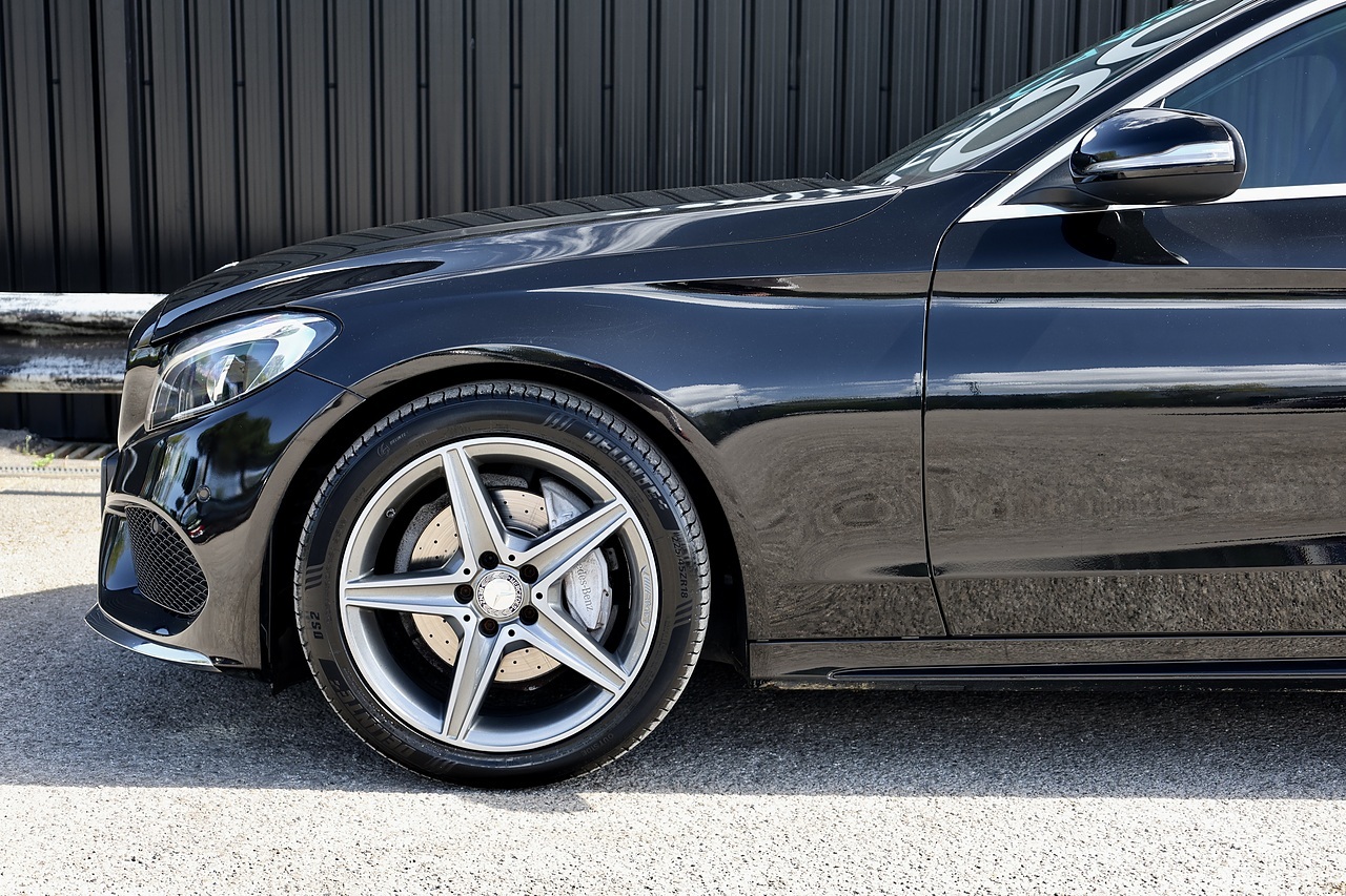 Mercedes-Benz C220d AMG Line Premium Panoramic Roof + Heated Memory Seats + Reverse Camera - Large 34