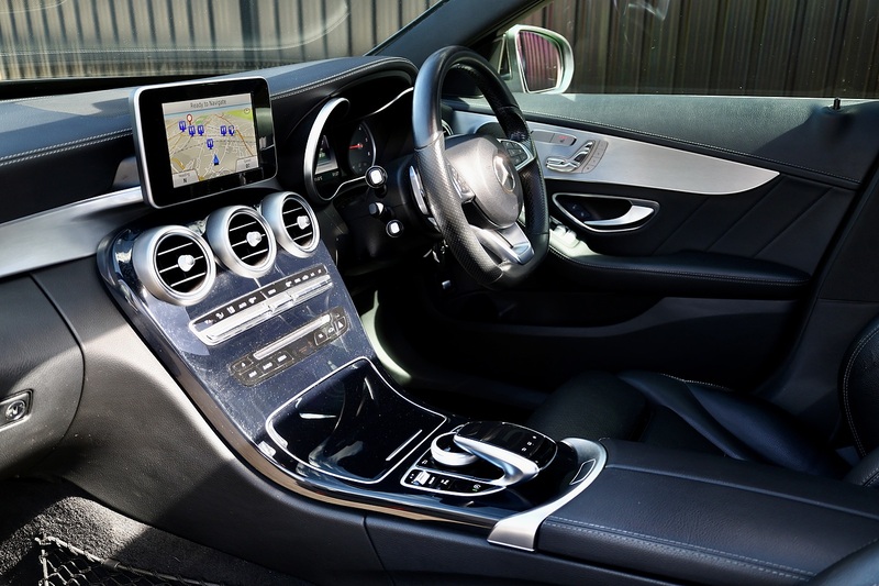 Mercedes-Benz C220d AMG Line Premium Panoramic Roof + Heated Memory Seats + Reverse Camera Image 14