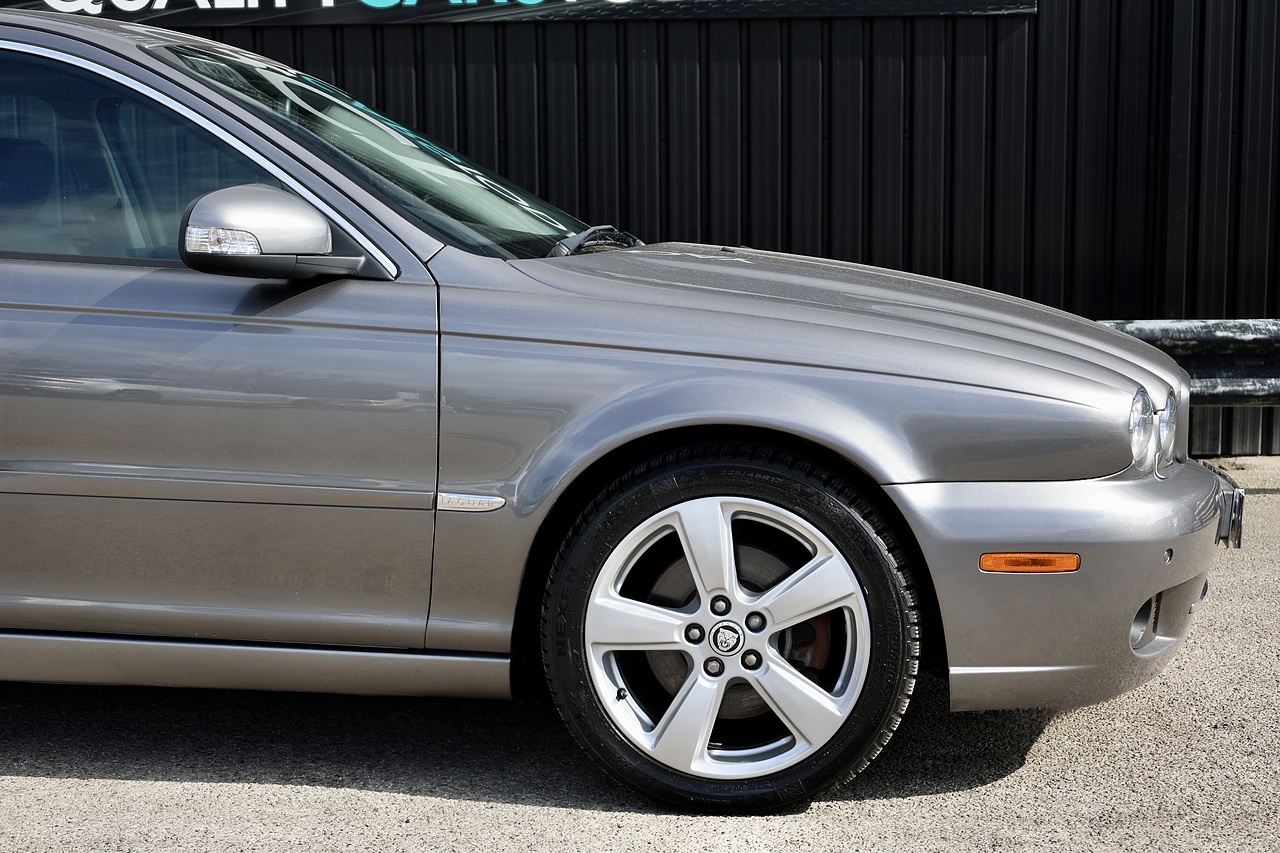 Jaguar X-Type 2.2D SE Rare Colour + Sat Nav + Heated Seats - Large 17