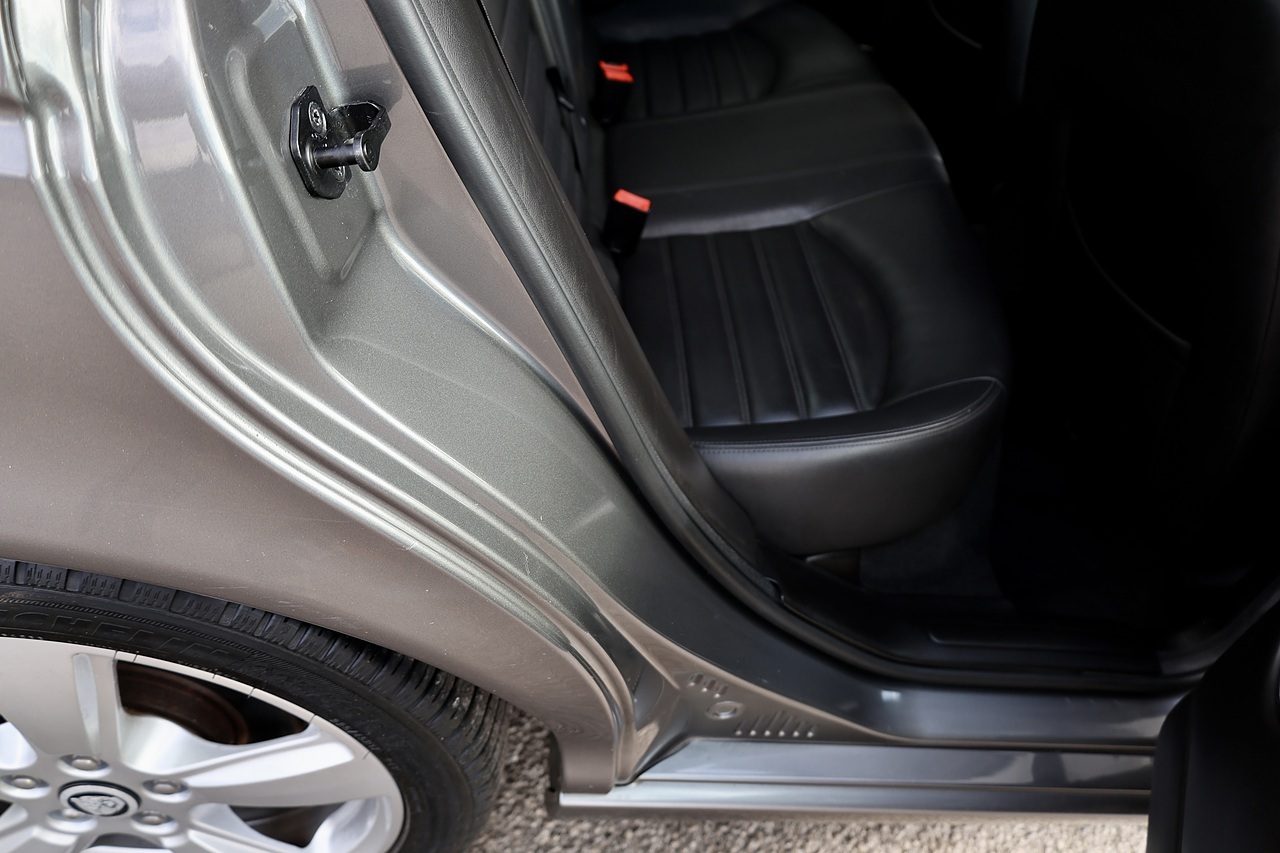 Jaguar X-Type 2.2D SE Rare Colour + Sat Nav + Heated Seats - Large 20