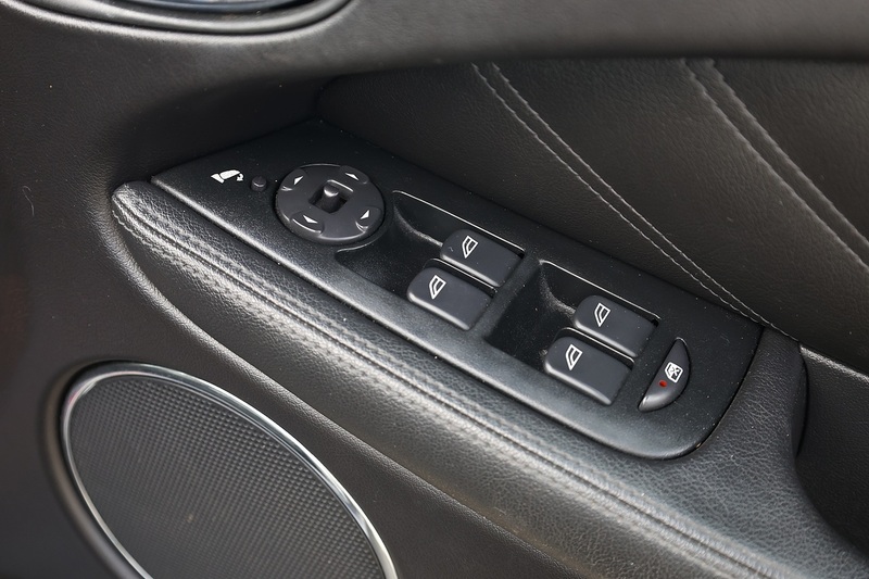 Jaguar X-Type 2.2D SE Rare Colour + Sat Nav + Heated Seats Image 21