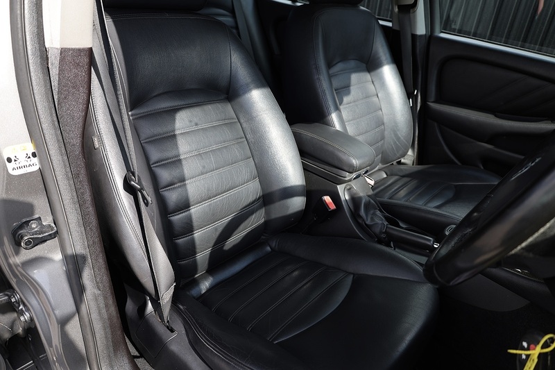 Jaguar X-Type 2.2D SE Rare Colour + Sat Nav + Heated Seats Image 22