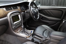 Jaguar X-Type 2.2D SE Rare Colour + Sat Nav + Heated Seats - Thumb 8