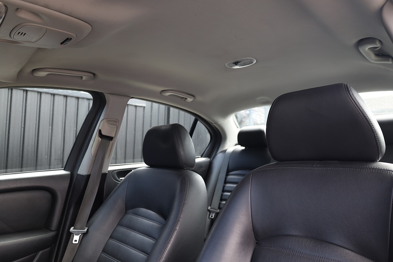 Jaguar X-Type 2.2D SE Rare Colour + Sat Nav + Heated Seats - Large 9