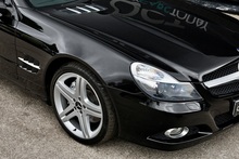 Mercedes-Benz SL 350 Sports Package SL 350 Sports Package 3.5 2dr Convertible Automatic Petrol - Thumb 17
