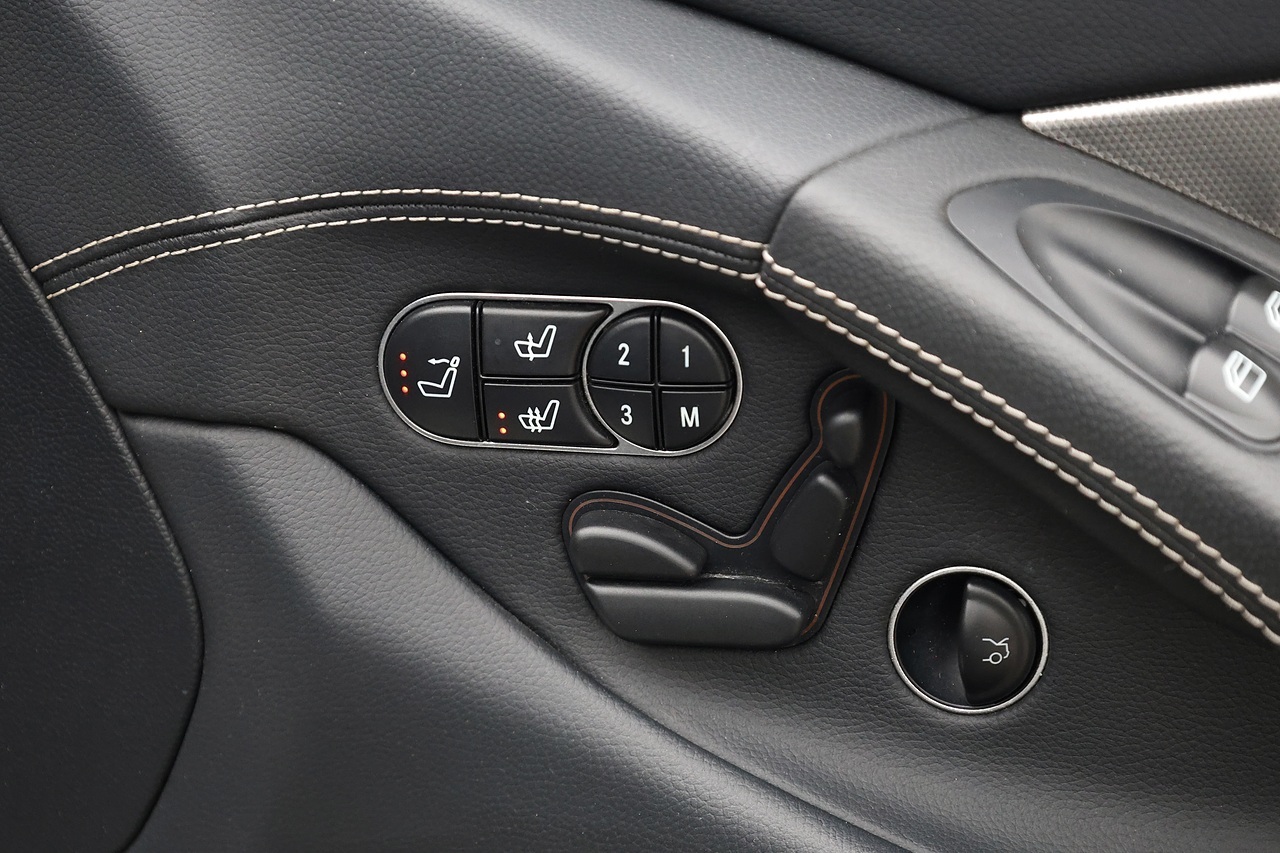 Mercedes-Benz SL 350 Sports Package SL 350 Sports Package 3.5 2dr Convertible Automatic Petrol - Large 21