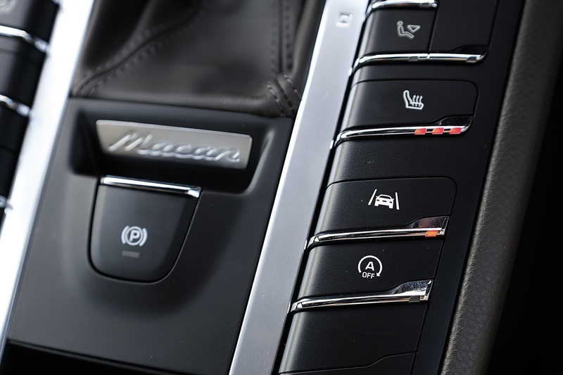 Porsche Macan S 1 Owner + FPSH + VAT Q + Individual Specification Image 16