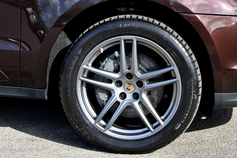 Porsche Macan S 1 Owner + FPSH + VAT Q + Individual Specification Image 40