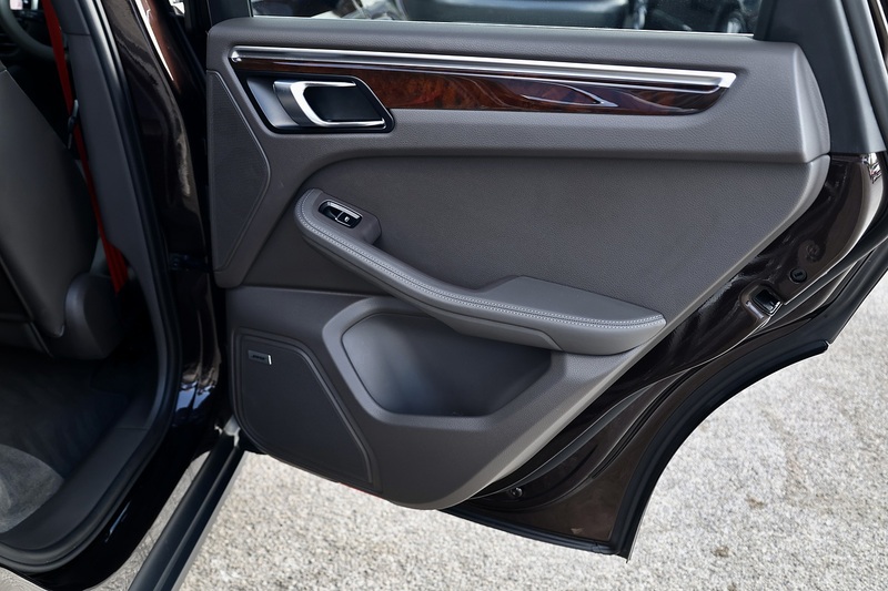 Porsche Macan S 1 Owner + FPSH + VAT Q + Individual Specification Image 26