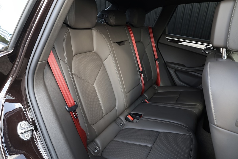 Porsche Macan S 1 Owner + FPSH + VAT Q + Individual Specification Image 27