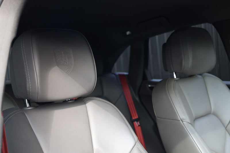 Porsche Macan S 1 Owner + FPSH + VAT Q + Individual Specification Image 31