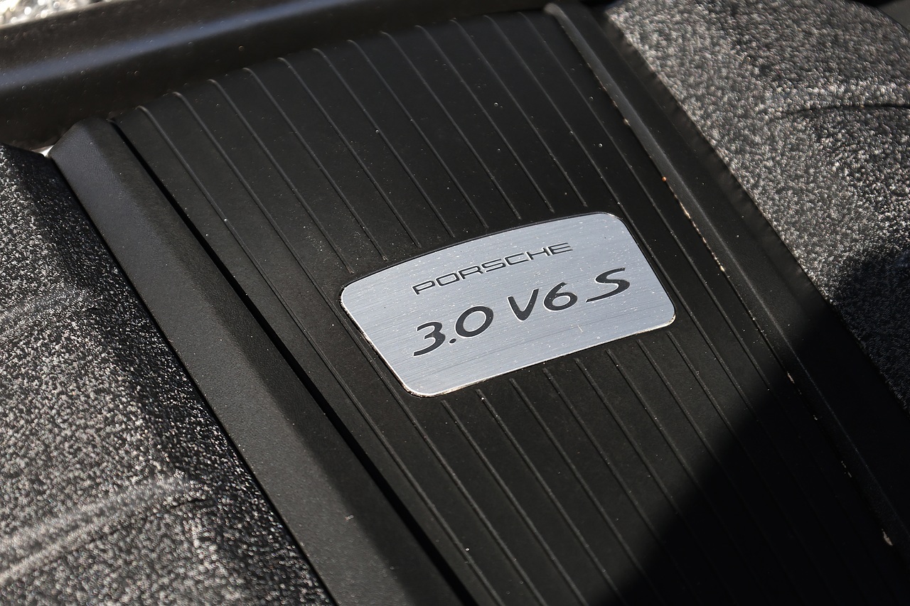 Porsche Macan S 1 Owner + FPSH + VAT Q + Individual Specification - Large 34