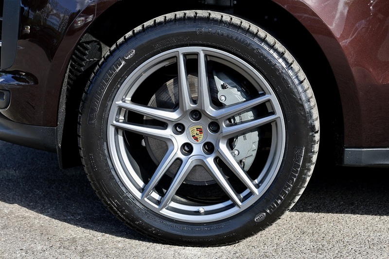 Porsche Macan S 1 Owner + FPSH + VAT Q + Individual Specification Image 42