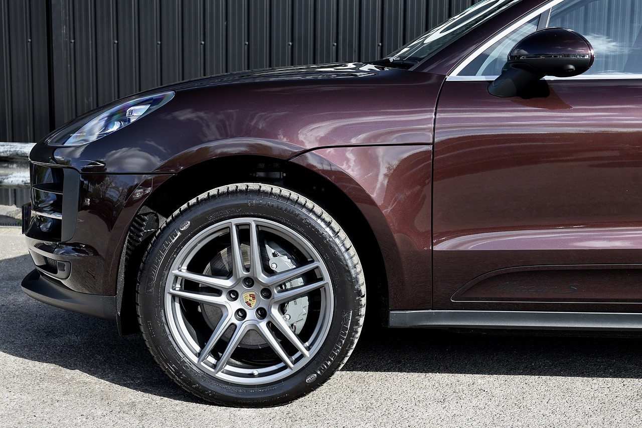 Porsche Macan S 1 Owner + FPSH + VAT Q + Individual Specification - Large 36