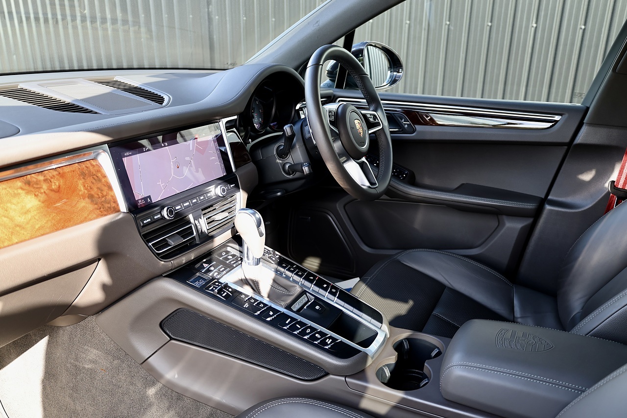 Porsche Macan S 1 Owner + FPSH + VAT Q + Individual Specification - Large 2