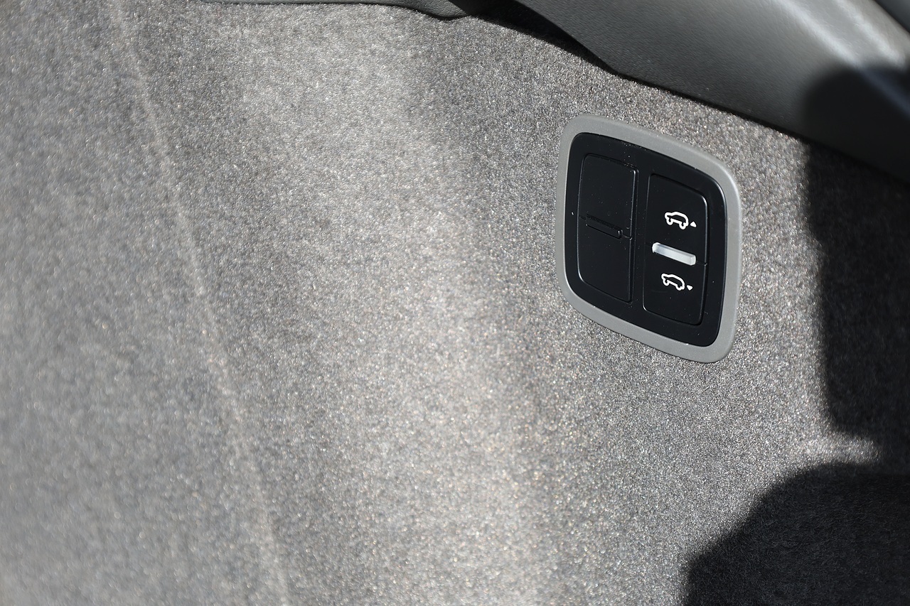 Porsche Macan S 1 Owner + FPSH + VAT Q + Individual Specification - Large 44