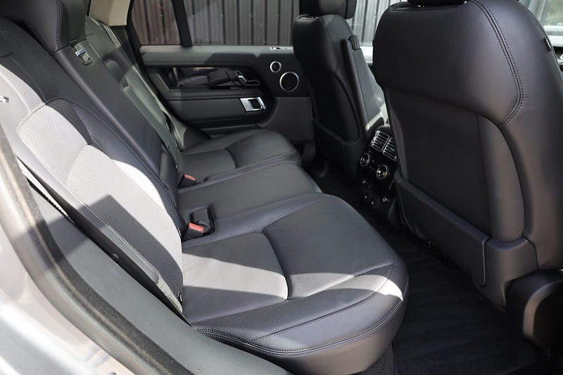 Land Rover Range Rover Westminster 2 Former Keepers + Sliding Pano Roof + Deployable Steps Image 12