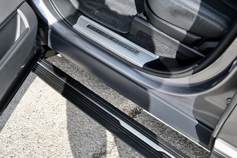 Land Rover Range Rover Westminster 2 Former Keepers + Sliding Pano Roof + Deployable Steps Image 15