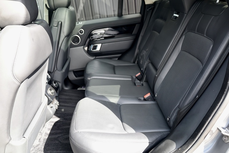 Land Rover Range Rover Westminster 2 Former Keepers + Sliding Pano Roof + Deployable Steps Image 34