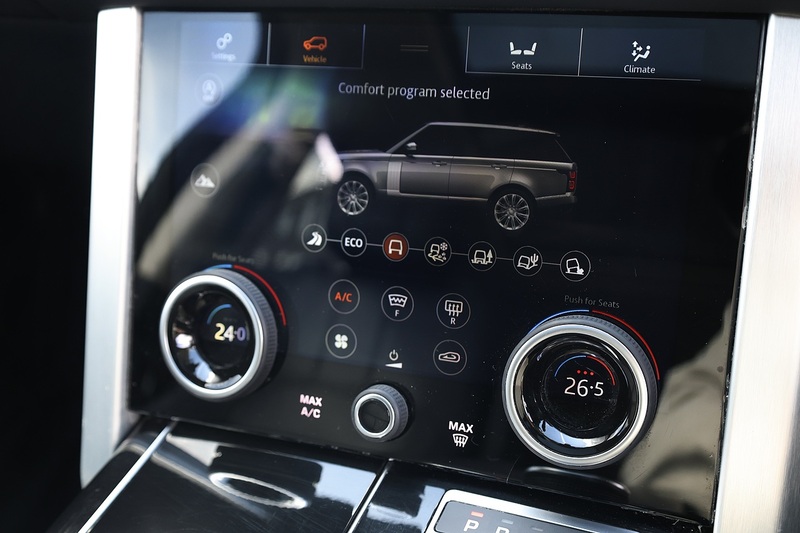 Land Rover Range Rover Westminster 2 Former Keepers + Sliding Pano Roof + Deployable Steps Image 36