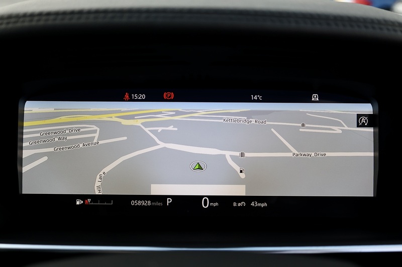 Land Rover Range Rover Westminster 2 Former Keepers + Sliding Pano Roof + Deployable Steps Image 38