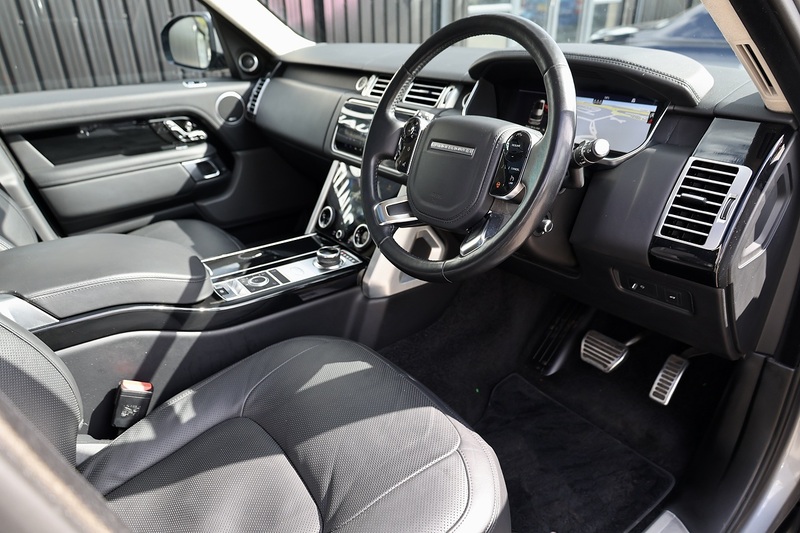 Land Rover Range Rover Westminster 2 Former Keepers + Sliding Pano Roof + Deployable Steps Image 7