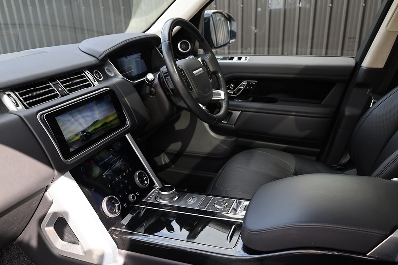 Land Rover Range Rover Westminster 2 Former Keepers + Sliding Pano Roof + Deployable Steps Image 8