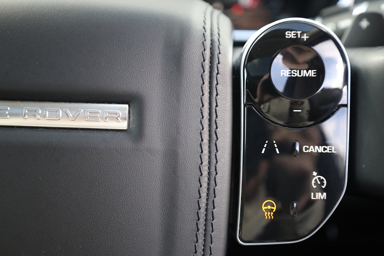 Land Rover Range Rover Westminster 2 Former Keepers + Sliding Pano Roof + Deployable Steps - Large 42