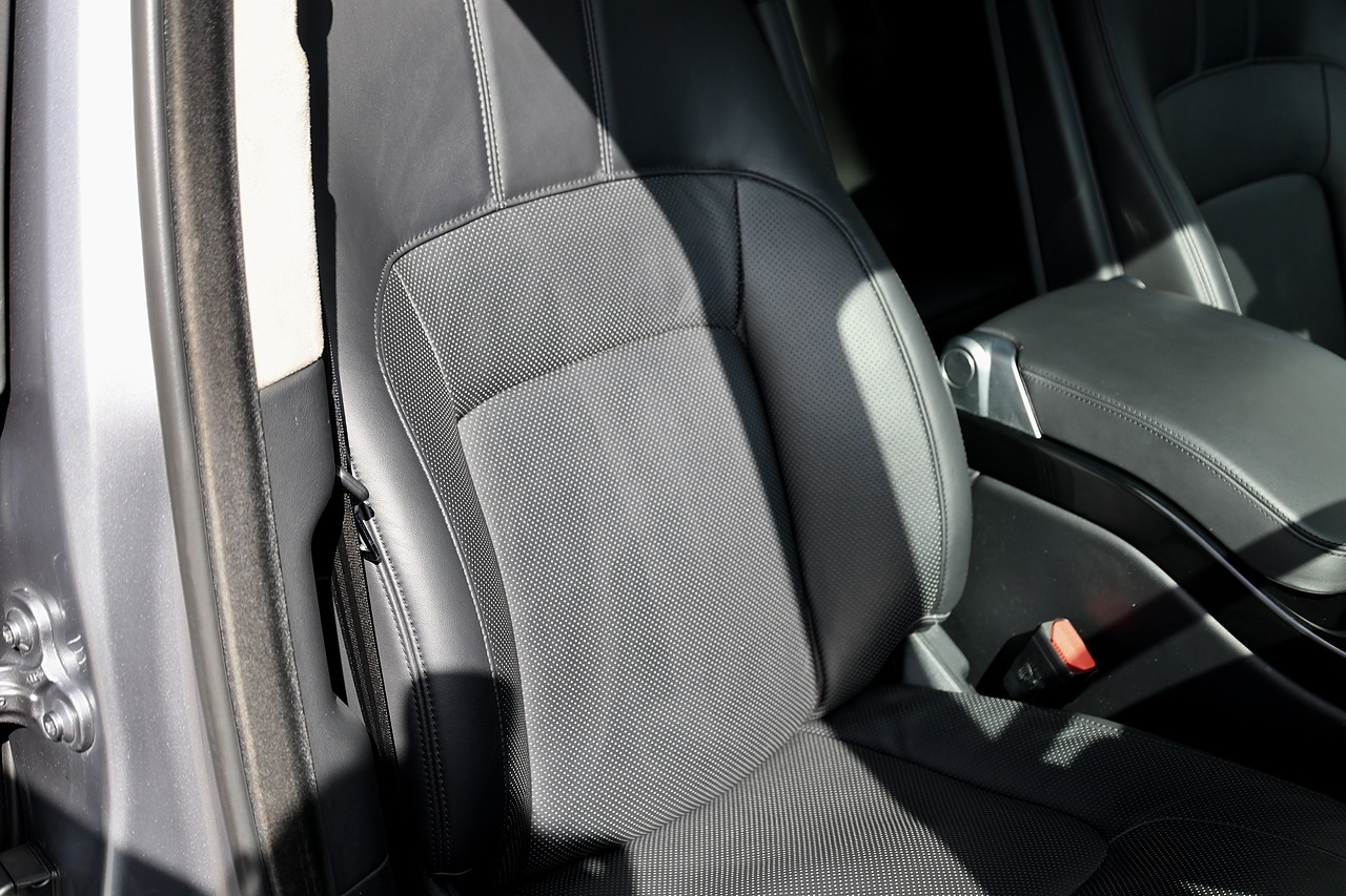 Land Rover Range Rover Westminster 2 Former Keepers + Sliding Pano Roof + Deployable Steps - Large 35