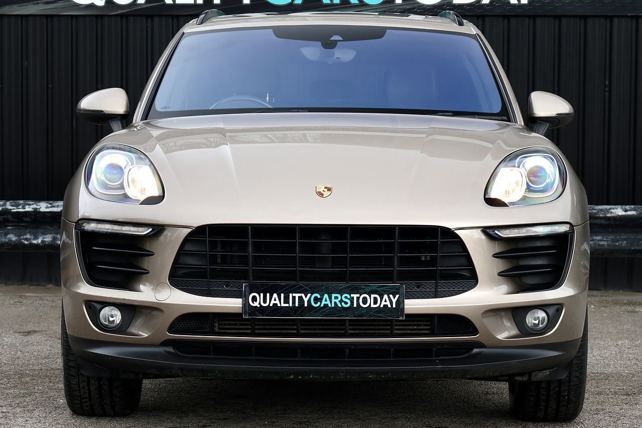 Porsche Macan T 1 Lady Owner + Full Porsche Main Dealer + Individually Specified - Large 3