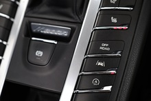 Porsche Macan T 1 Lady Owner + Full Porsche Main Dealer + Individually Specified - Thumb 15