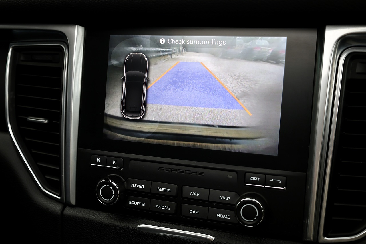 Porsche Macan T 1 Lady Owner + Full Porsche Main Dealer + Individually Specified - Large 17