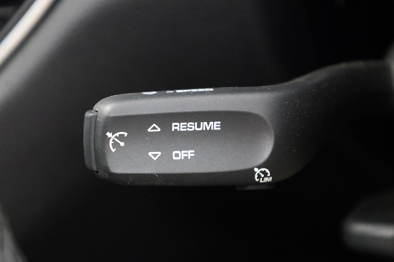 Porsche Macan T 1 Lady Owner + Full Porsche Main Dealer + Individually Specified - Large 19