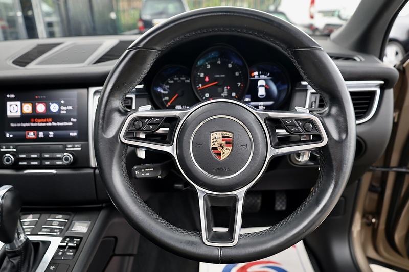 Porsche Macan T 1 Lady Owner + Full Porsche Main Dealer + Individually Specified Image 22