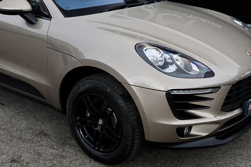 Porsche Macan T 1 Lady Owner + Full Porsche Main Dealer + Individually Specified Image 26