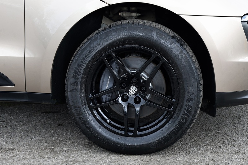 Porsche Macan T 1 Lady Owner + Full Porsche Main Dealer + Individually Specified Image 40