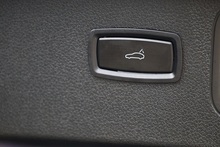 Porsche Macan T 1 Lady Owner + Full Porsche Main Dealer + Individually Specified - Thumb 30