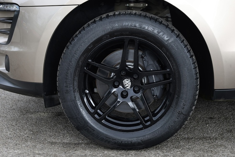 Porsche Macan T 1 Lady Owner + Full Porsche Main Dealer + Individually Specified Image 39