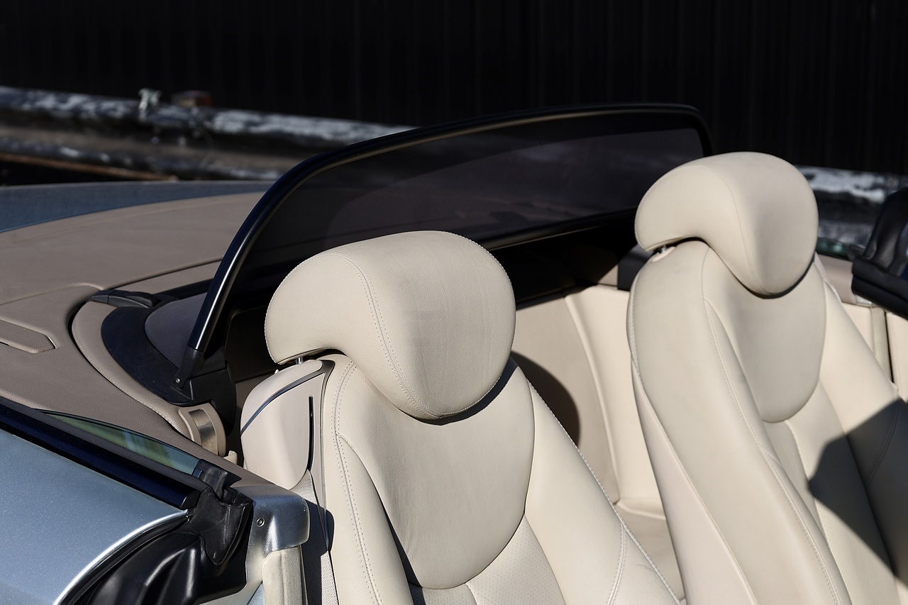 Mercedes-Benz SL 350 Last Lady Owner since 2016 + Pano Roof - Large 26