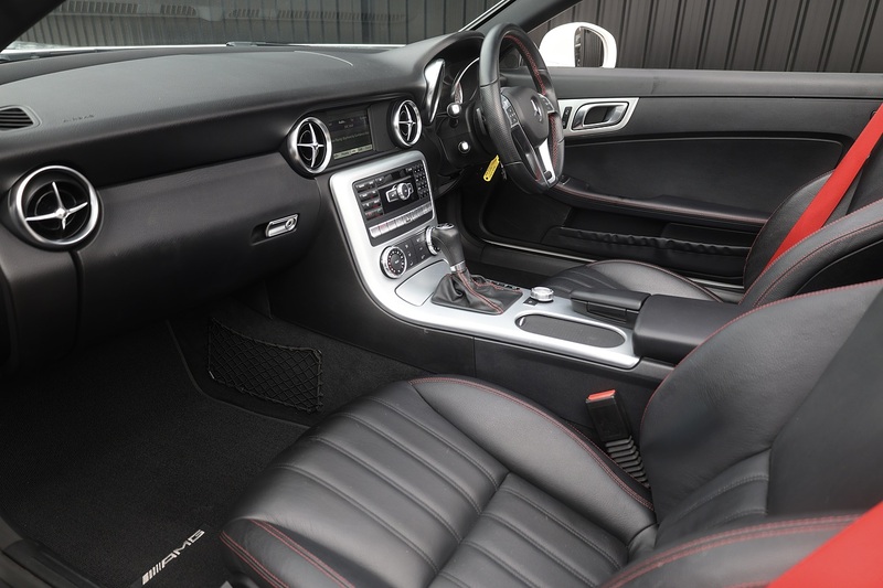 Mercedes-Benz SLK 200 AMG Sport 2 Former Keepers + FSH + Air Scarf Image 2