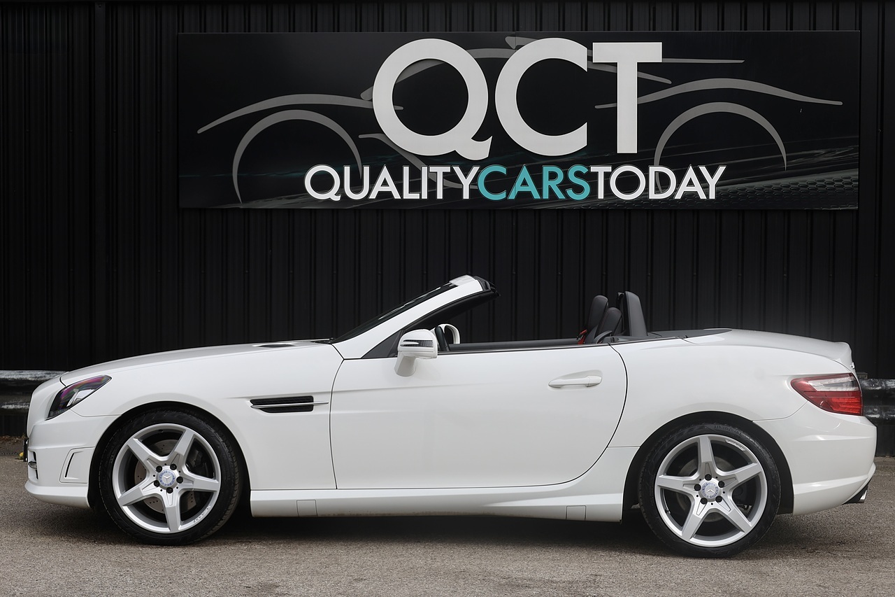 Mercedes-Benz SLK 200 AMG Sport 2 Former Keepers + FSH + Air Scarf - Large 1