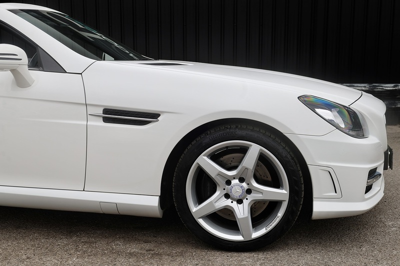 Mercedes-Benz SLK 200 AMG Sport 2 Former Keepers + FSH + Air Scarf Image 28