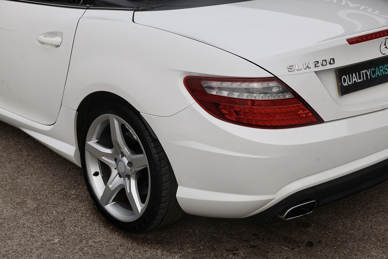 Mercedes-Benz SLK 200 AMG Sport 2 Former Keepers + FSH + Air Scarf - Large 35
