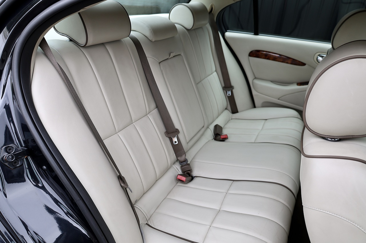 Jaguar S-Type SE High Luxury Pack 1 Former Keeper + 18 Services + High Luxury Pack + Sunroof - Large 19