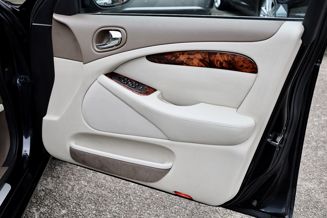 Jaguar S-Type SE High Luxury Pack 1 Former Keeper + 18 Services + High Luxury Pack + Sunroof - Large 20