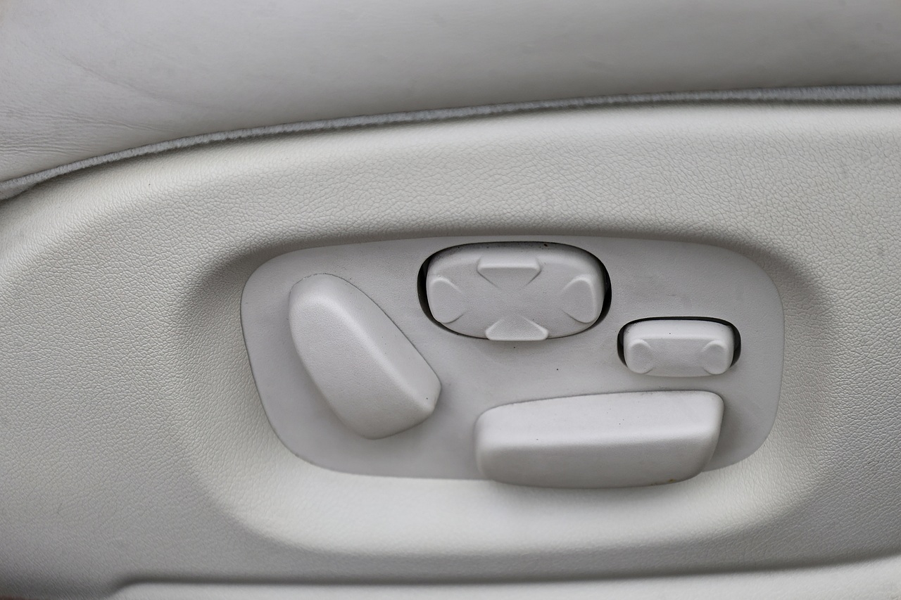 Jaguar S-Type SE High Luxury Pack 1 Former Keeper + 18 Services + High Luxury Pack + Sunroof - Large 23