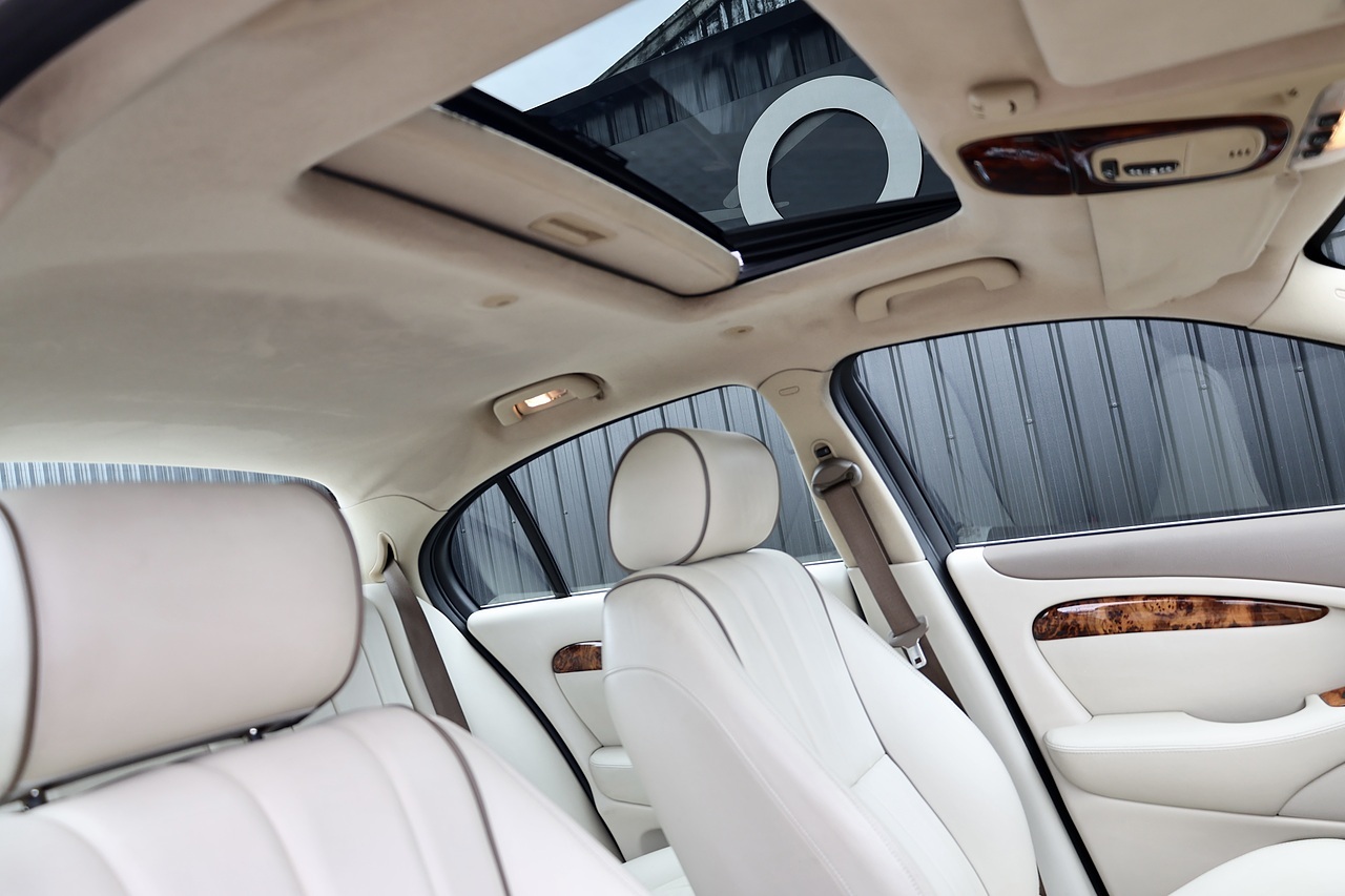 Jaguar S-Type SE High Luxury Pack 1 Former Keeper + 18 Services + High Luxury Pack + Sunroof - Large 24